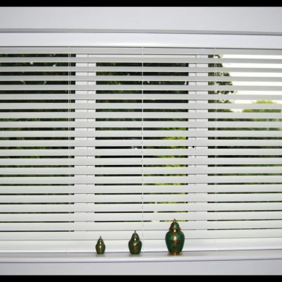 faux wood venetian blind