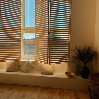 home-interior-decor-with-wooden-window-2026-01-07-00-27-09-utc